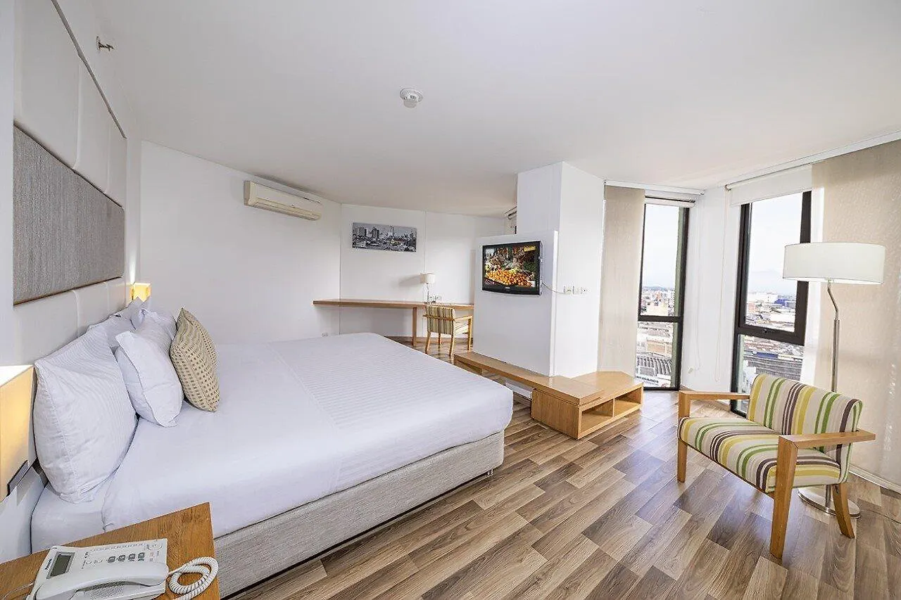 Cosmos 100 Hotel And Centro De Convenciones 波哥大